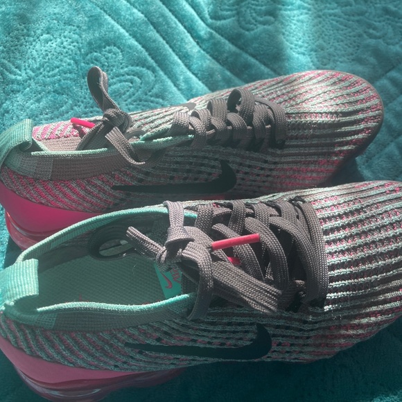 Nike Shoes - Vapor max flyknit